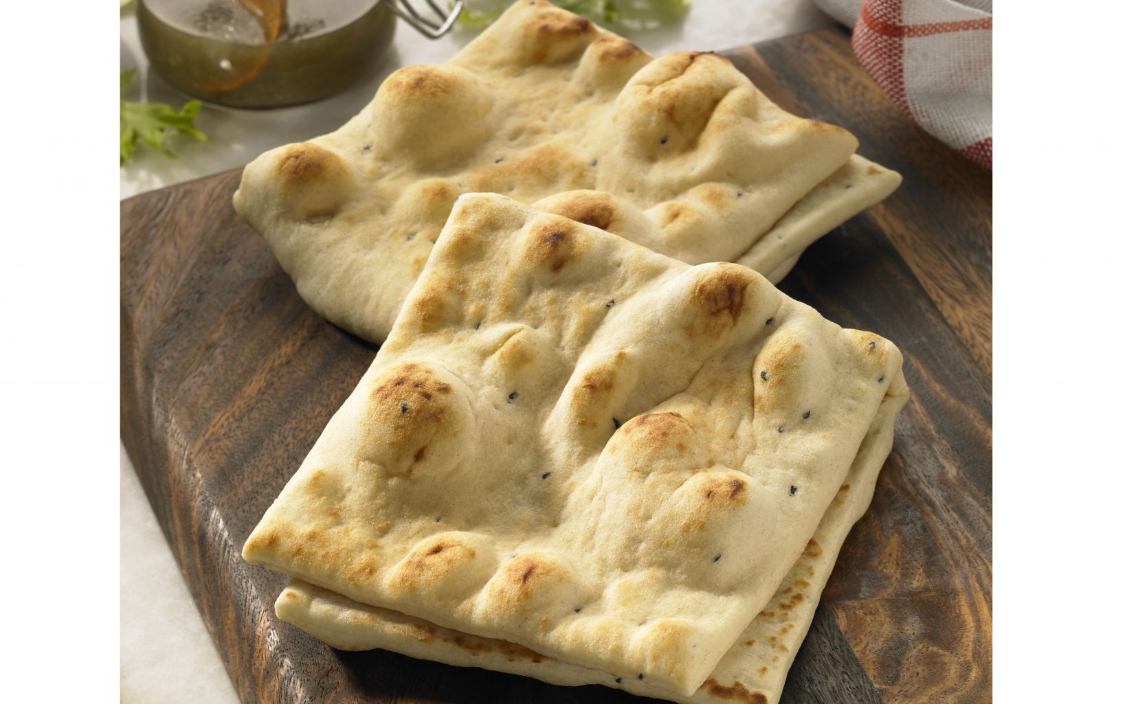 22208 Bfl3648v Lifestyle Image Rect Folded Flatbread Res 125g