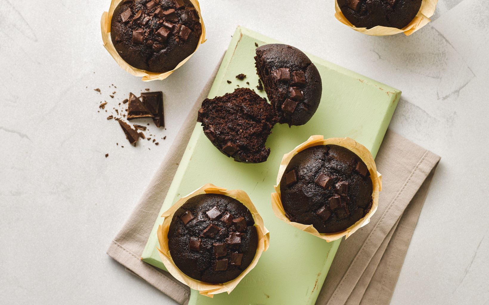 58266 Vegan Dark Choc Muffins Crop