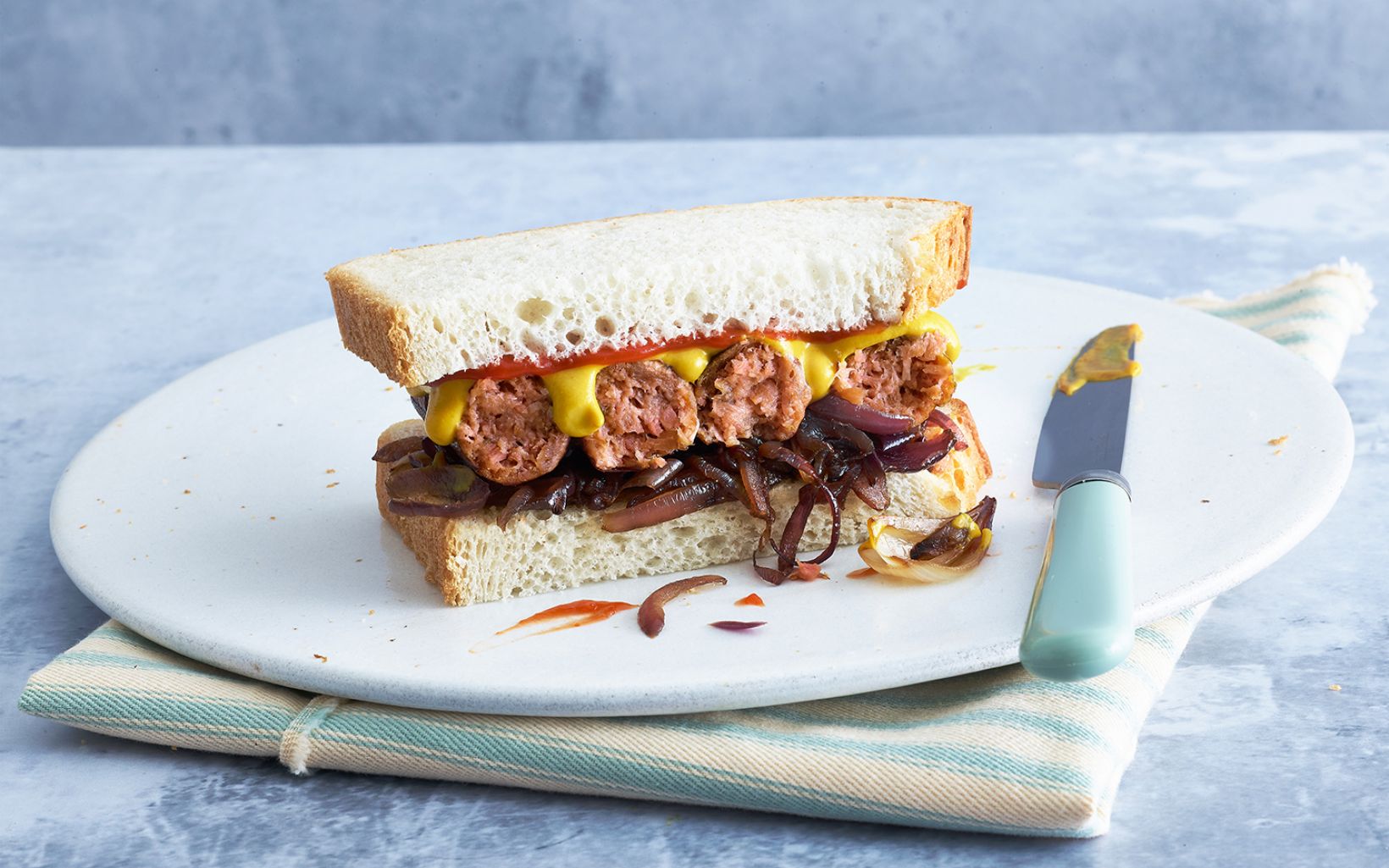 70155 Sausage Sandwich Option 2 With Sauces Sharp Cc Edit