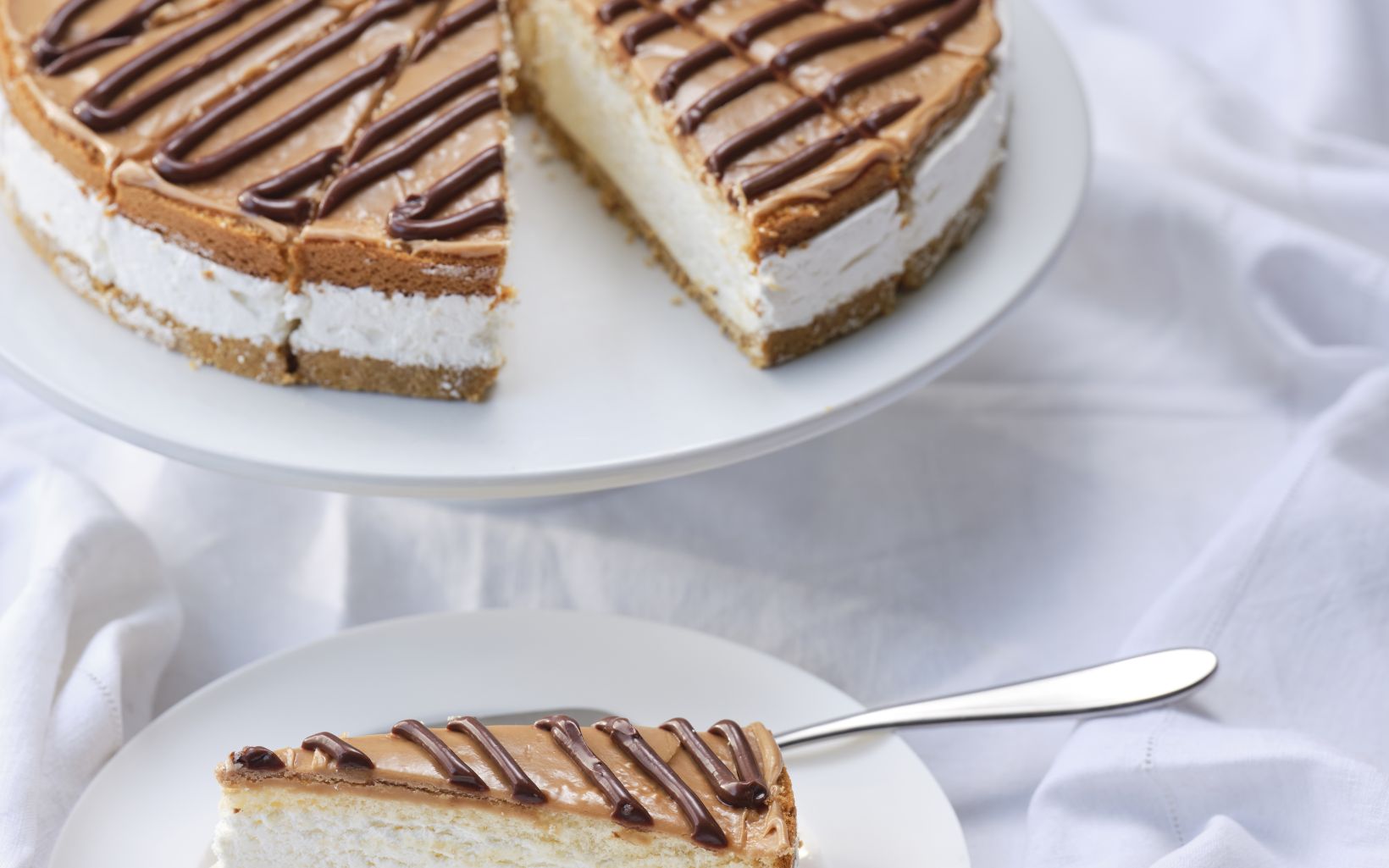 67977 American Toffee Cheesecake 1